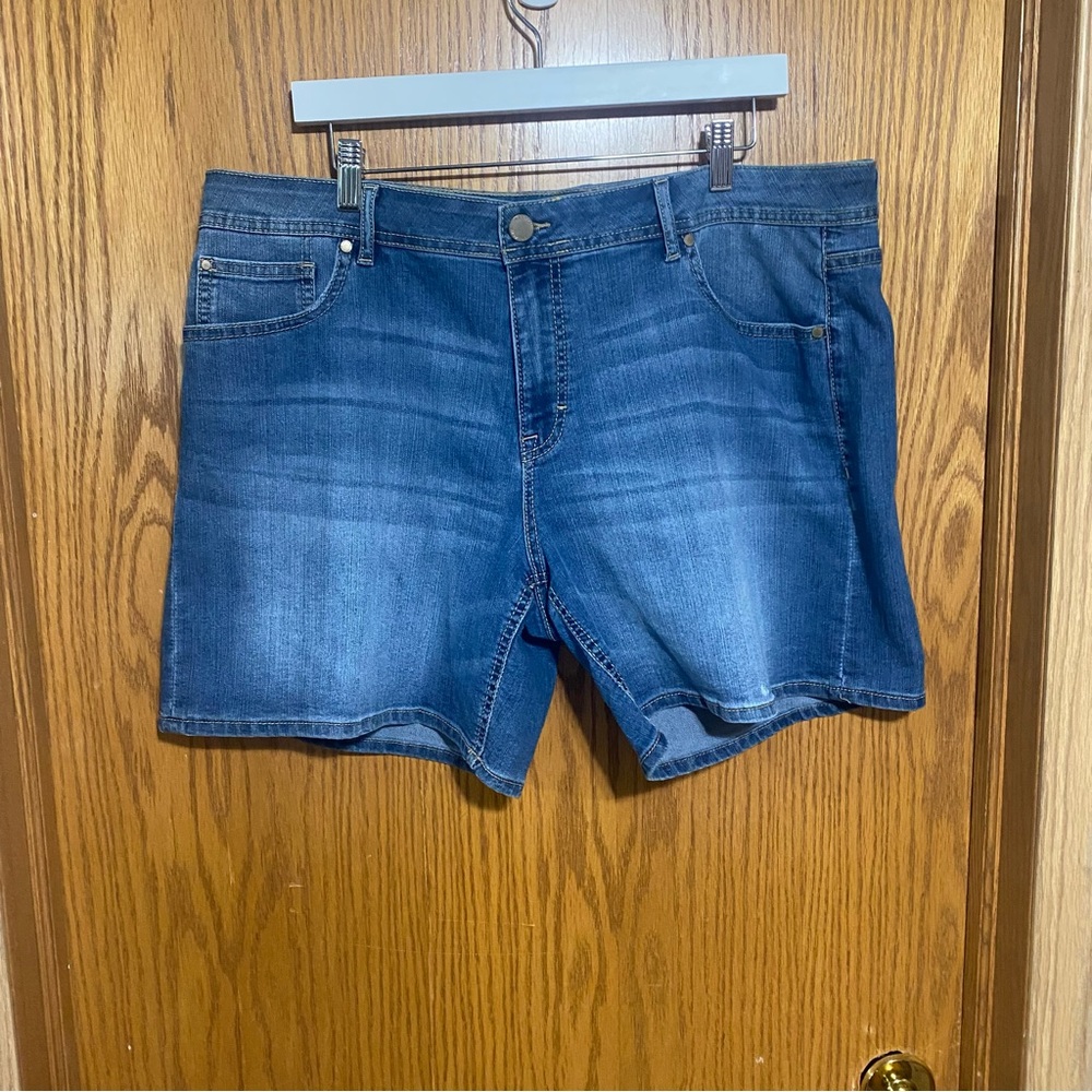 Women’s denim jean shorts